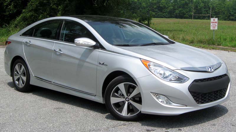 Hyundai_Sonata_Hybrid_2011.jpg
