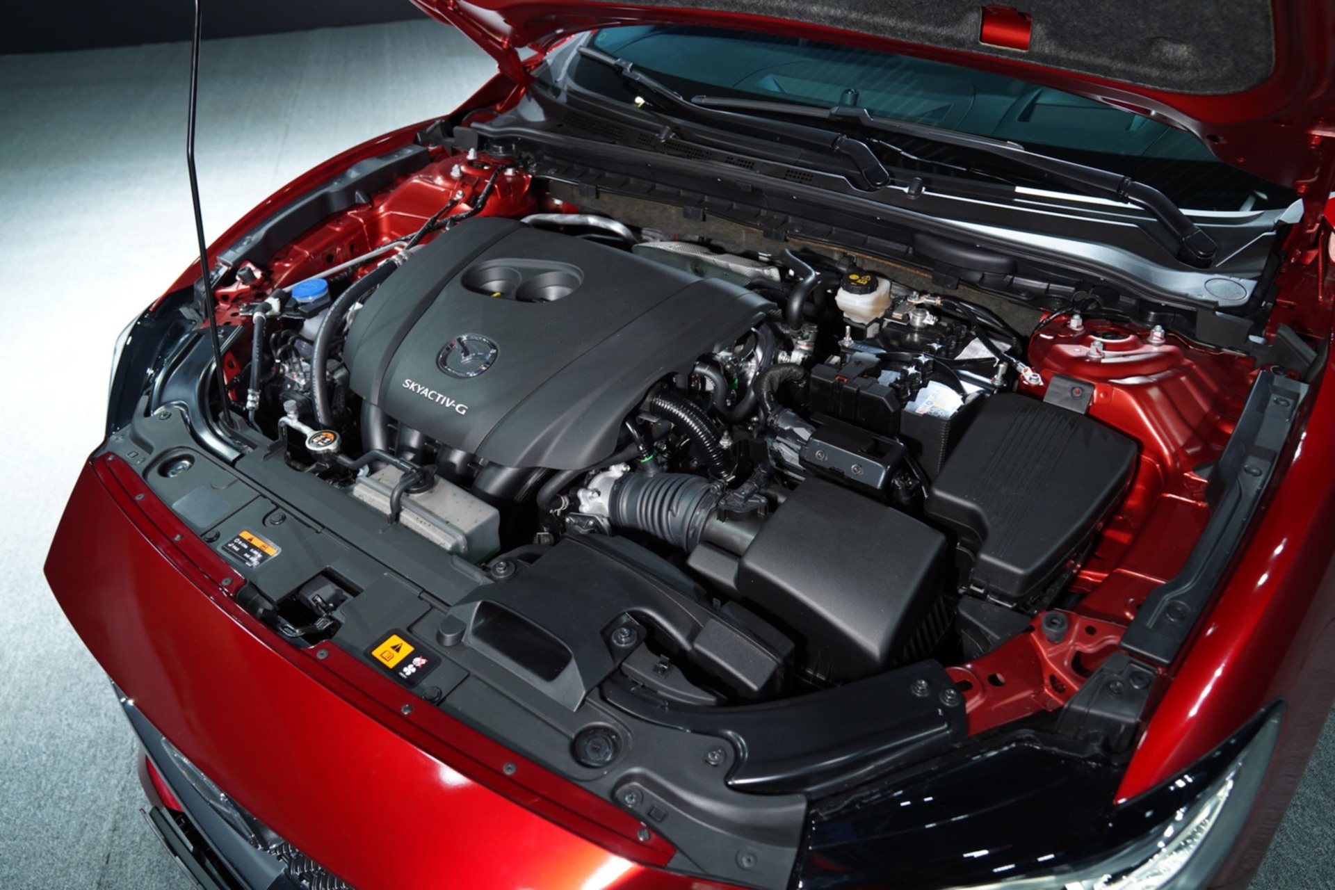 So sánh VinFast Lux A2.0 và Mazda 6 3